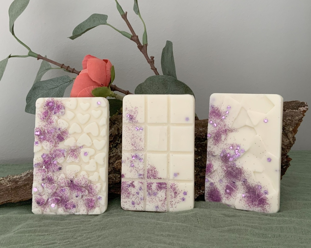 Trei Mărțișoare tablete soia WaxMelts parfum floral sclipici mov pudrat